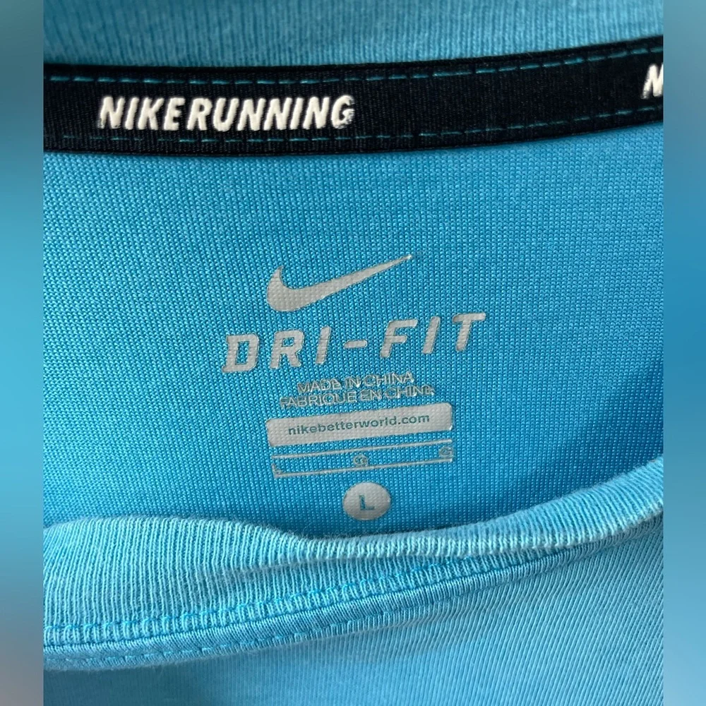 Women’s Nike shirt size large - Picture 2 of 3